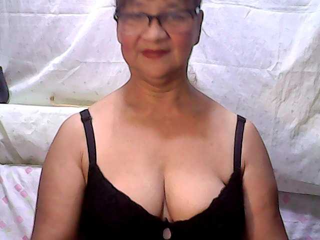 Live sex webcam photo for hotpussymom12 #273793246