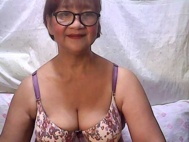 Live sex webcam photo for hotpussymom12 #274084601