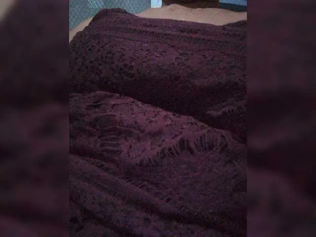 Live sex webcam photo for hotpussymom12 #274297159