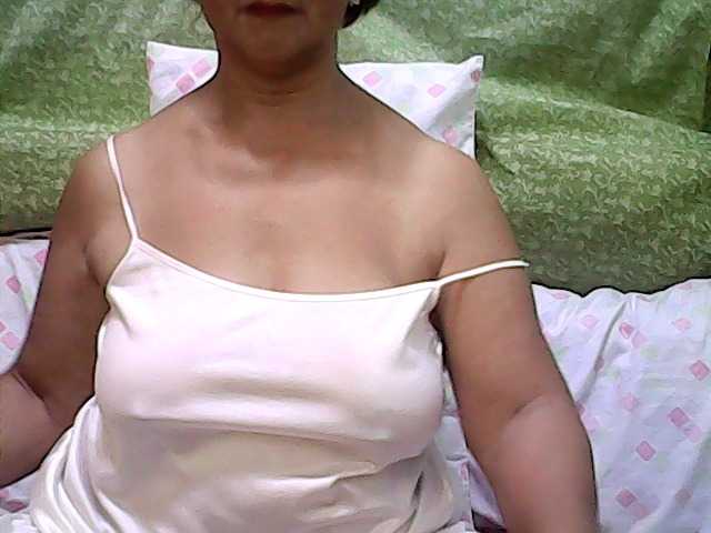 Live sex webcam photo for hotpussymom12 #274361824