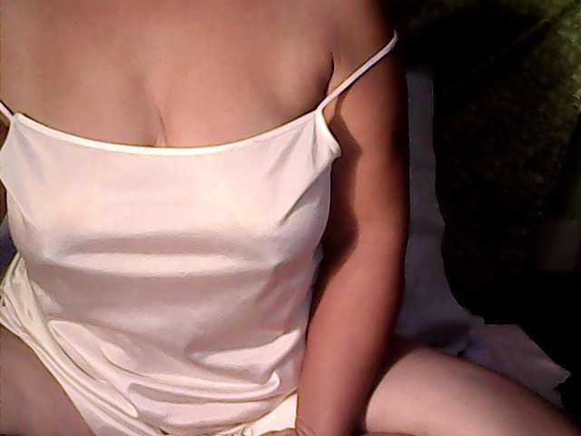 Live sex webcam photo for hotpussymom12 #274462501