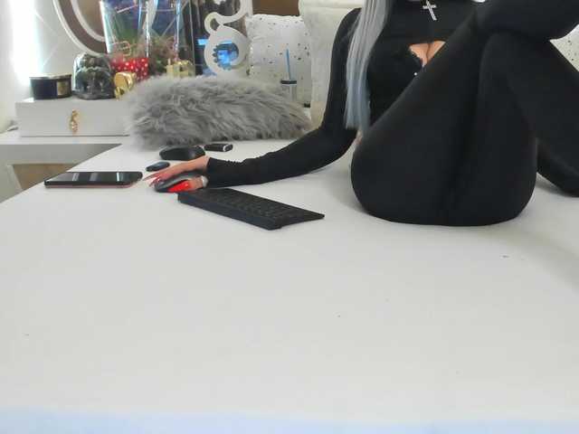 Live sex webcam photo for hotred69xxx #277430479