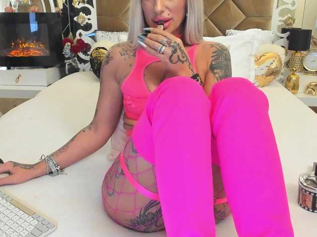 Live sex webcam photo for hotred69xxx #290576605