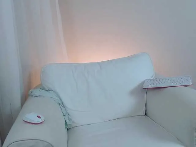 Live sex webcam photo for hottie-kiim #272346707