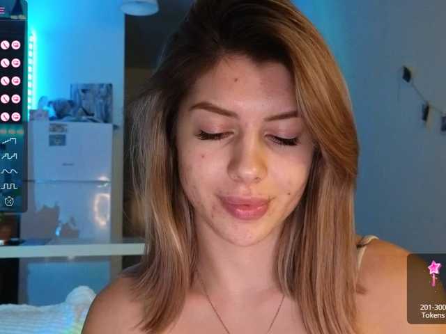 Live sex webcam photo for hottie-lola69 #276449860