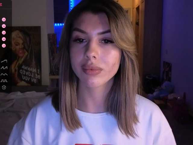 Live sex webcam photo for hottie-lola69 #276568476