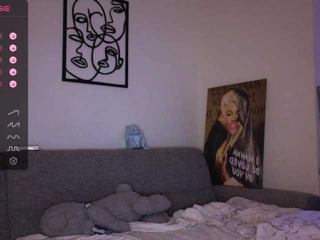 Live sex webcam photo for hottie-lola69 #276790694