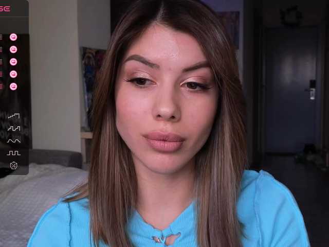 Live sex webcam photo for hottie-lola69 #276824457