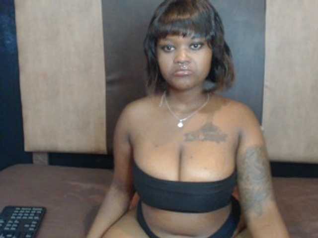 Live sex webcam photo for hugethickt #272092694