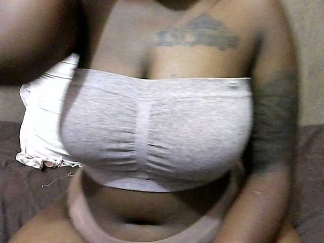 Live sex webcam photo for hugethickt #272175196