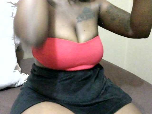 Live sex webcam photo for hugethickt #272189721