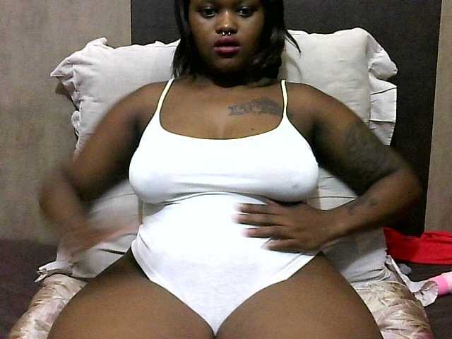 Live sex webcam photo for hugethickt #272329470