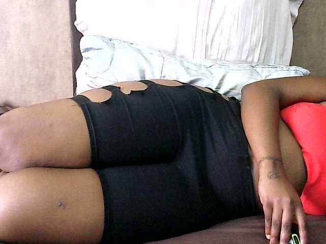 Live sex webcam photo for hugethickt #272372181