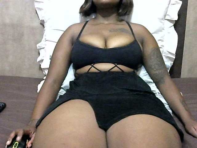 Live sex webcam photo for hugethickt #272396384