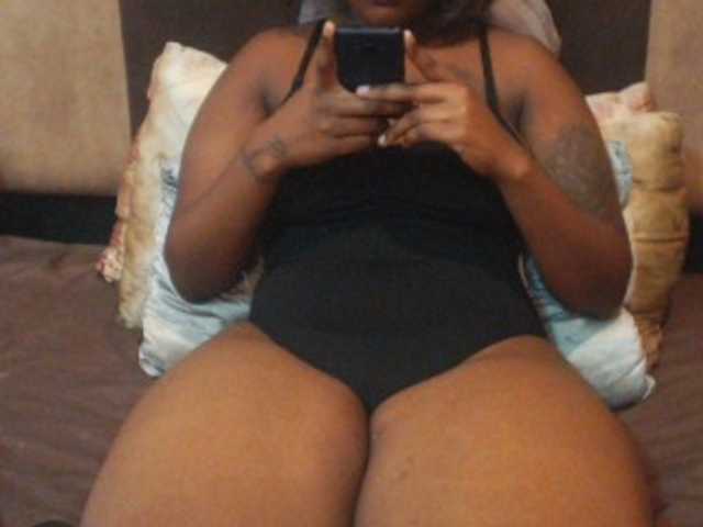 Live sex webcam photo for hugethickt #272436658