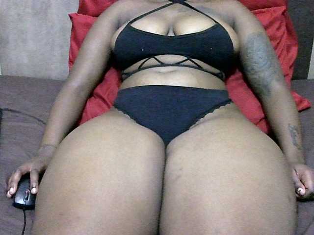 Live sex webcam photo for hugethickt #272564597