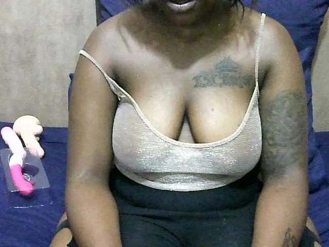 Live sex webcam photo for hugethickt #272643739