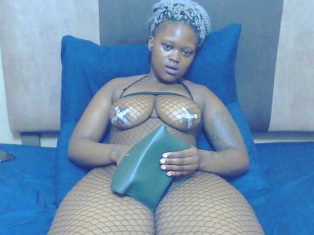 Live sex webcam photo for hugethickt #272774948