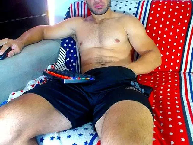 Live sex webcam photo for hugo19cm #275558242