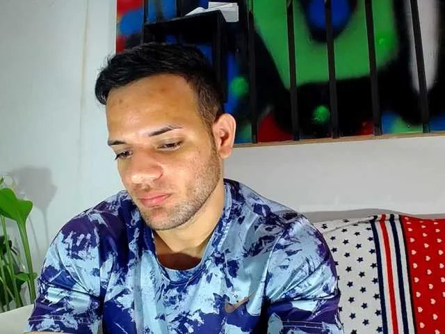 Live sex webcam photo for hugo19cm #276920761