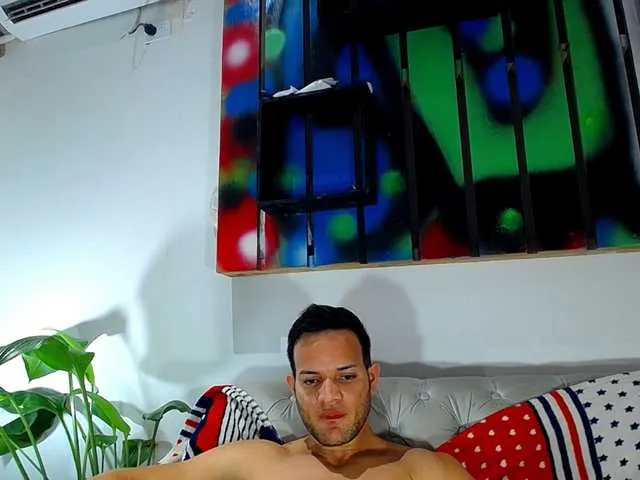 Live sex webcam photo for hugo19cm #277038555