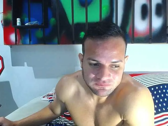 Live sex webcam photo for hugo19cm #290707824