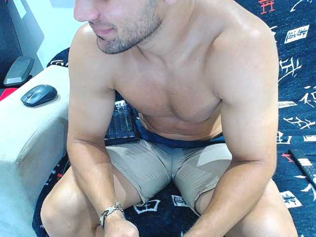 Live sex webcam photo for hugo19cm #291375507