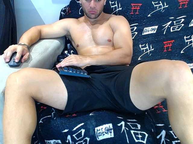 Live sex webcam photo for hugo19cm #291454286