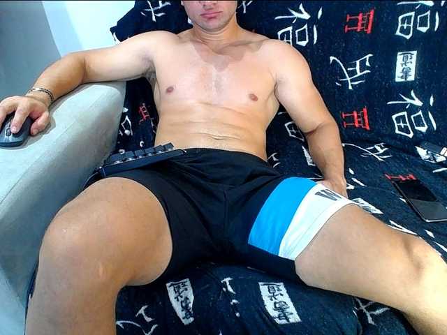 Live sex webcam photo for hugo19cm #291708250