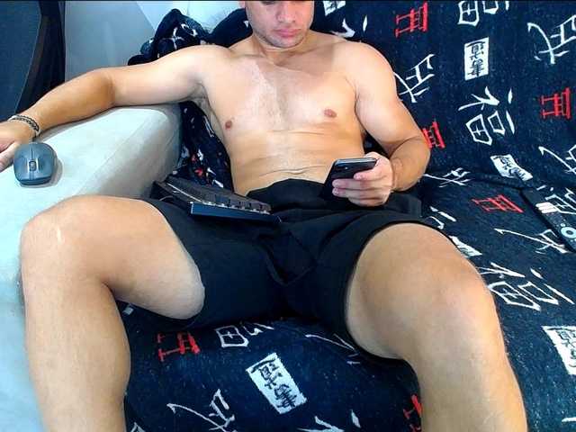 Live sex webcam photo for hugo19cm #291742396