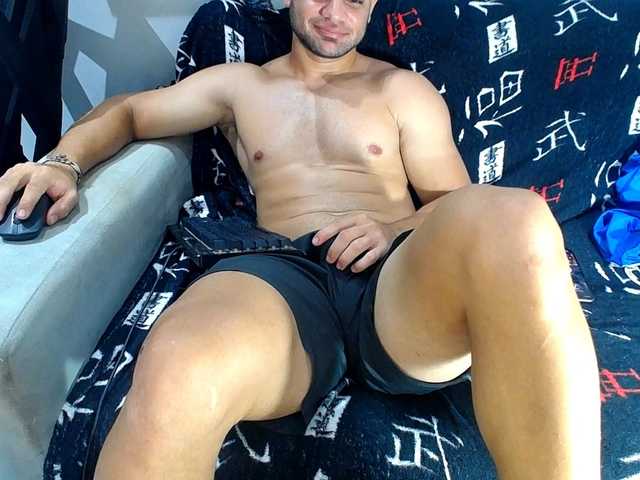 Live sex webcam photo for hugo19cm #291840963