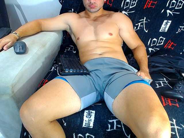 Live sex webcam photo for hugo19cm #291873247