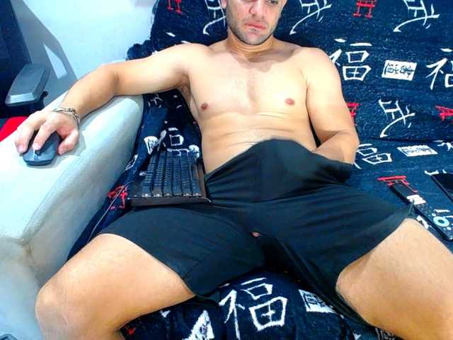 Live sex webcam photo for hugo19cm #292044537