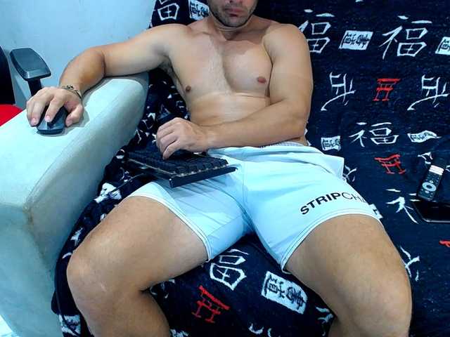 Live sex webcam photo for hugo19cm #292062059