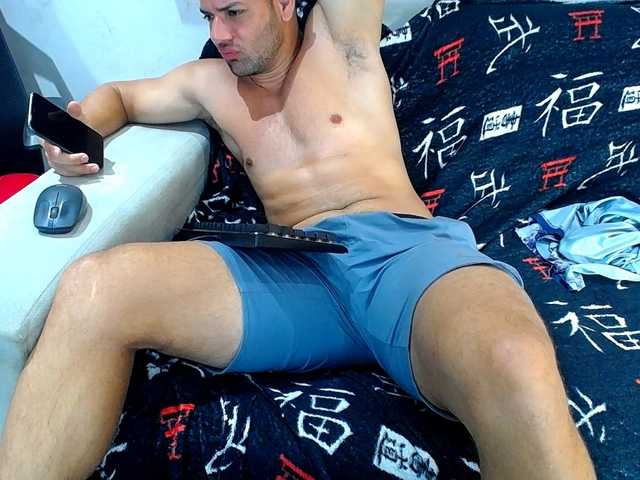 Live sex webcam photo for hugo19cm #292075670