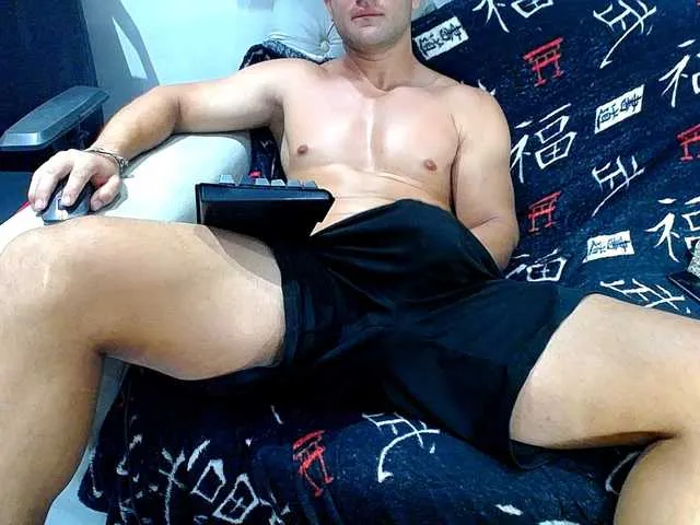 Live sex webcam photo for hugo19cm #292303987