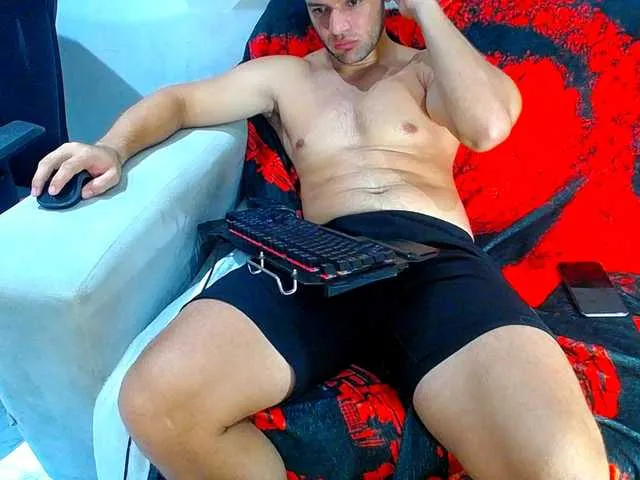 Live sex webcam photo for hugo19cm #293611124