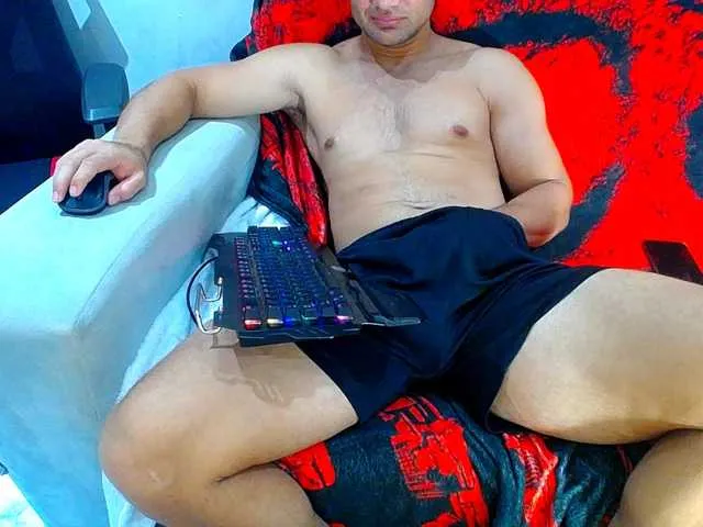 Live sex webcam photo for hugo19cm #293621842