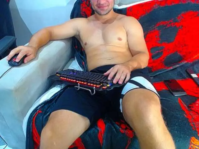 Live sex webcam photo for hugo19cm #293742667