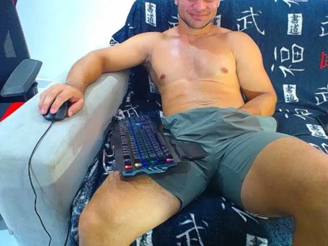 Live sex webcam photo for hugo19cm #294136877