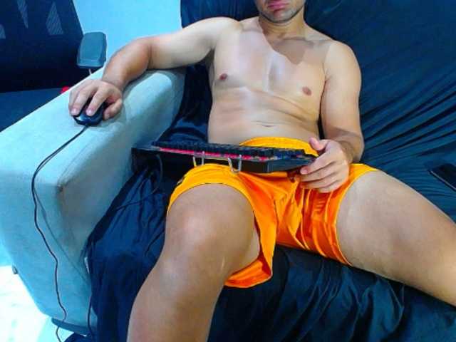 Live sex webcam photo for hugo19cm