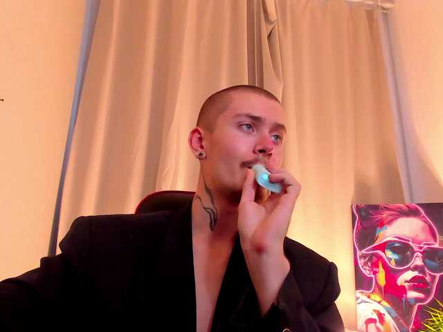 Live sex webcam photo for humpty4dumpty #287957388