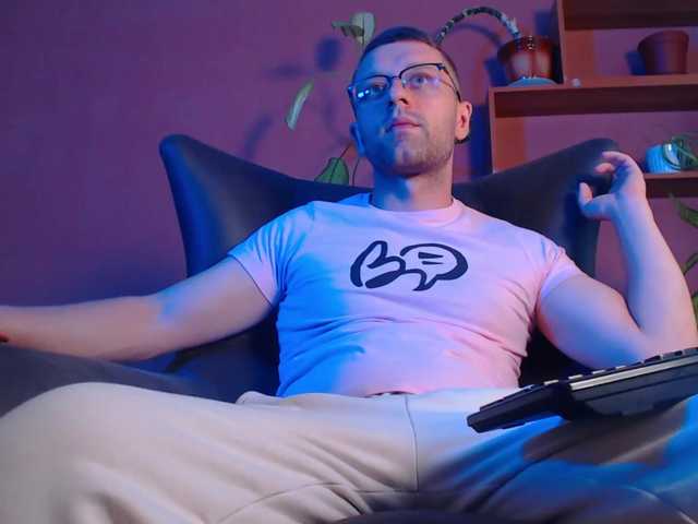 Live sex webcam photo for iFindomguy #276080073