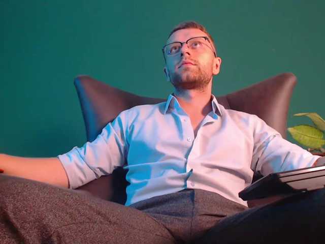 Live sex webcam photo for iFindomguy #276184819