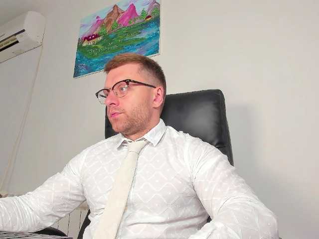 Live sex webcam photo for iFindomguy #291278436