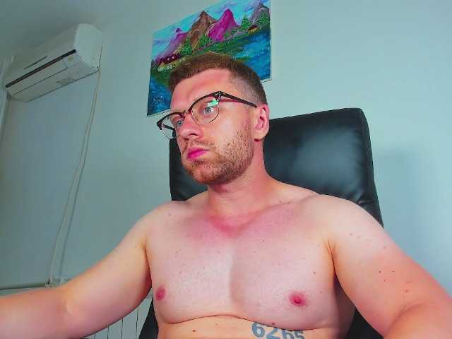 Live sex webcam photo for iFindomguy #291301563