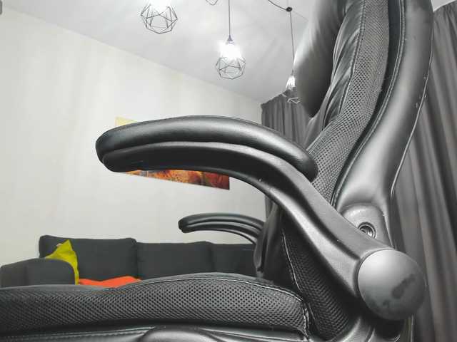 Live sex webcam photo for iFindomguy #292123096