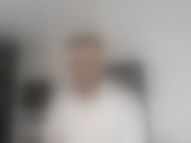 Live sex webcam photo for iFindomguy #293550120