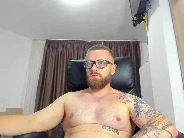 Live sex webcam photo for iFindomguy #294137202