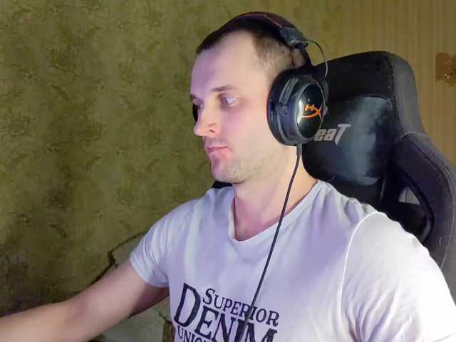 Live sex webcam photo for iMadeon #277914406